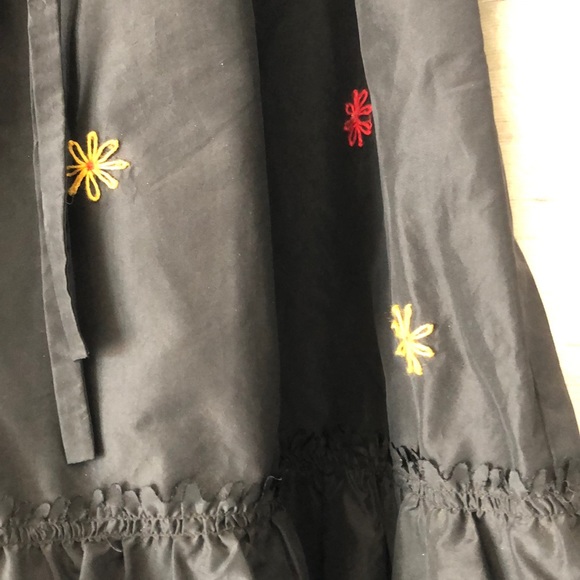 DKNY Fun and unique skirt - Picture 4 of 7